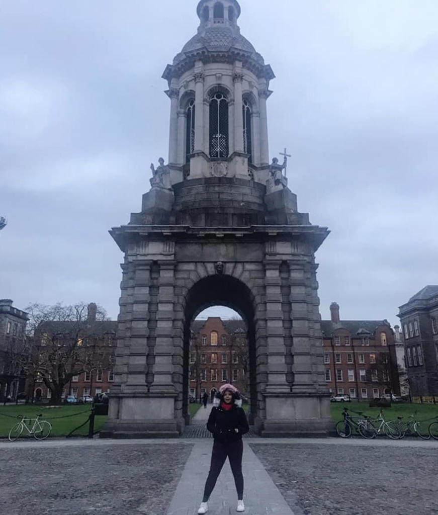 Universidade Trinity em Dublin)